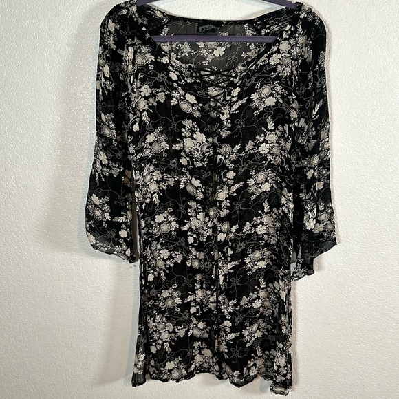 Angie Floral Lace Up Front Sheer Boho Witchy Top High Slit Sides Size Large - Picture 1 of 7
